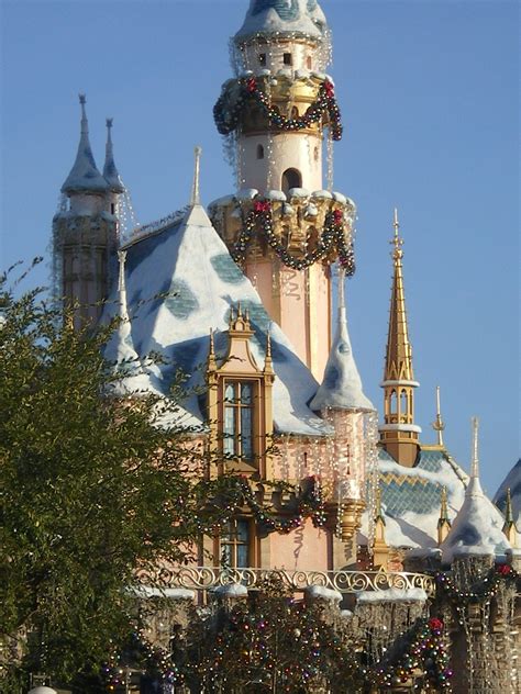 Sleeping Beauty's castle at Christmas photo by B. Albrecht Disneyland ...