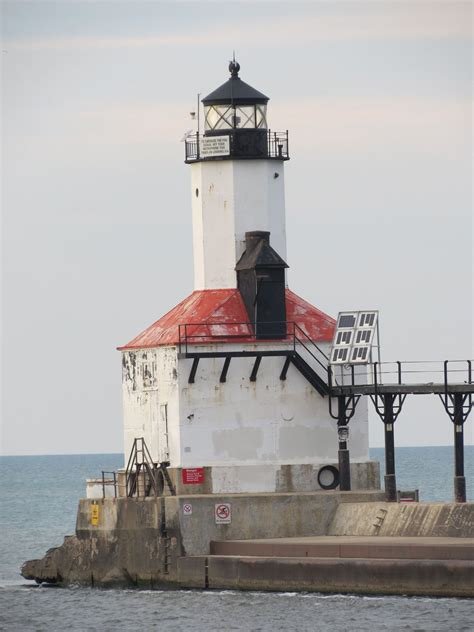 Michigan City, Indiana East Pierhead Lighthouse (1904) | Michigan city, Michigan city indiana ...