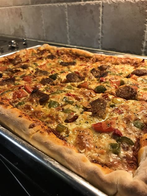 [homemade] Spicy Italian sausage pizza... : r/food