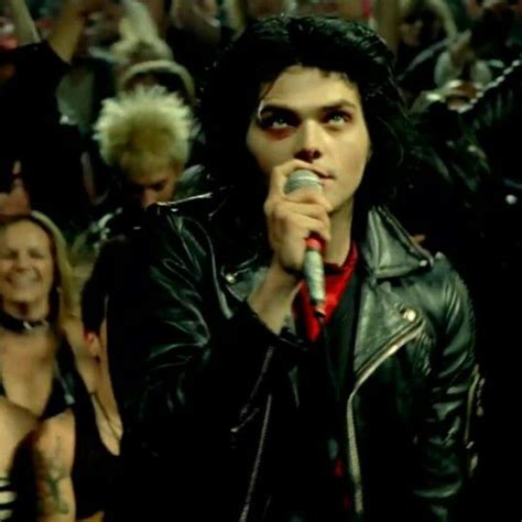 His jacket and hair. Oh my God | Desolation row, My chemical romance, Gerard way