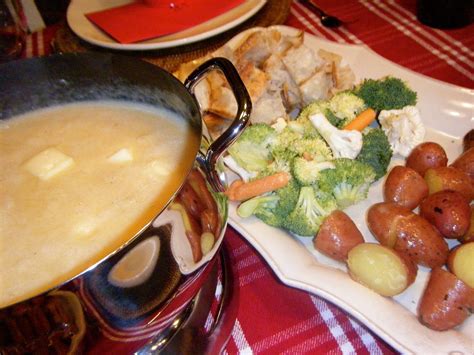 Katie-Kate's Kitchen: Traditional Swiss Fondue