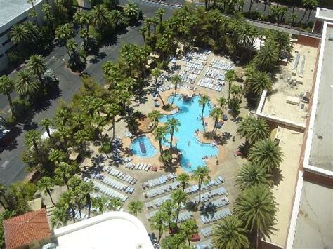 Treasure island las vegas pool - mondoloxa