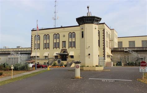 Most Oregon prisoners can’t get addiction treatment; there’s a bill to change that | The Lund Report