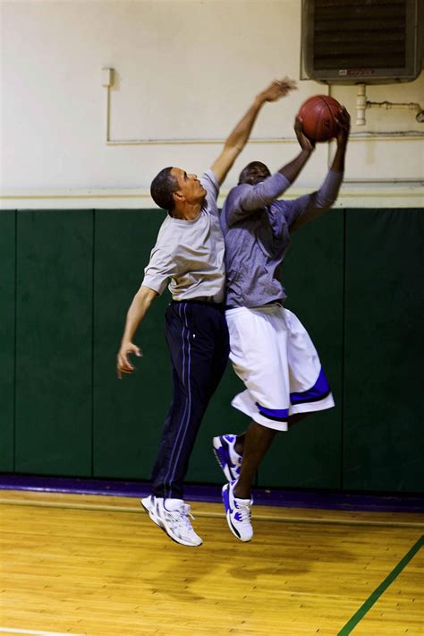 Barack Obama Loves Basketball | Public Intelligence