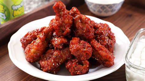 Sweet, sour, & spicy Korean fried chicken (Yangnyeom-tongdak) recipe ...