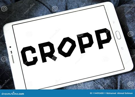 Cropp clothing brand logo editorial image. Image of online - 114495400