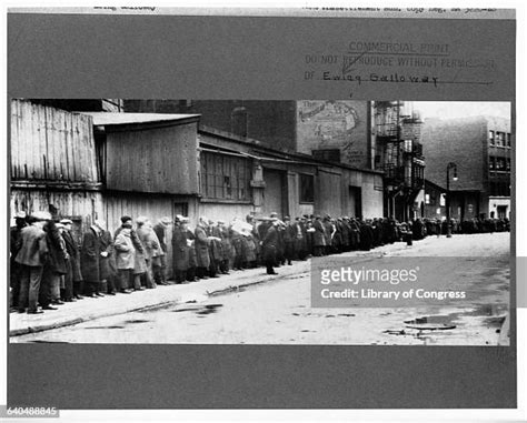 20 1930s Breadline Stock Photos, High-Res Pictures, and Images - Getty ...