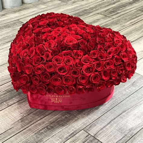 200 Red Roses In A Heart Shaped Box in Encino, CA | La Fleur Eclose