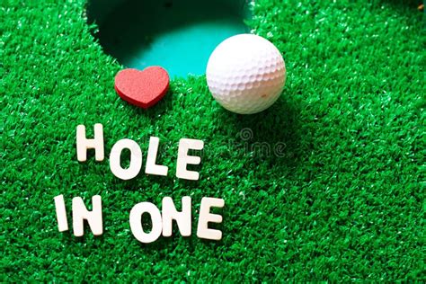 Hole-in-One-Golf stockfoto. Bild von loch, frühling, spiel - 92493330