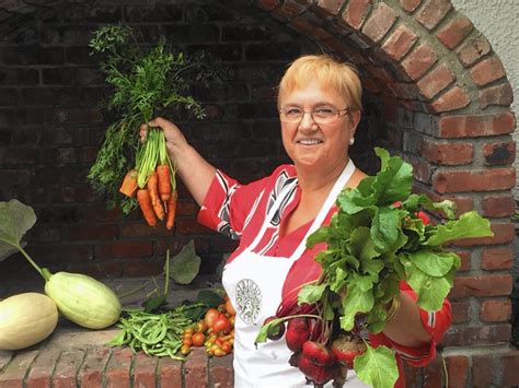 Cookbook legend Lidia Bastianich's new book gives us hundreds of her favorite recipes - Sun Sentinel