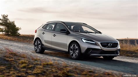 2017 Volvo V40 Cross Country | Caricos.com