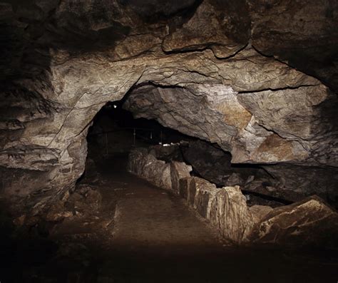 What's the Difference Between a Cavern vs Cave? - World of Caves