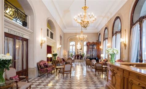 THE ICONIC HOTEL REGINA REOPENS IN PARIS – Travel for Senses