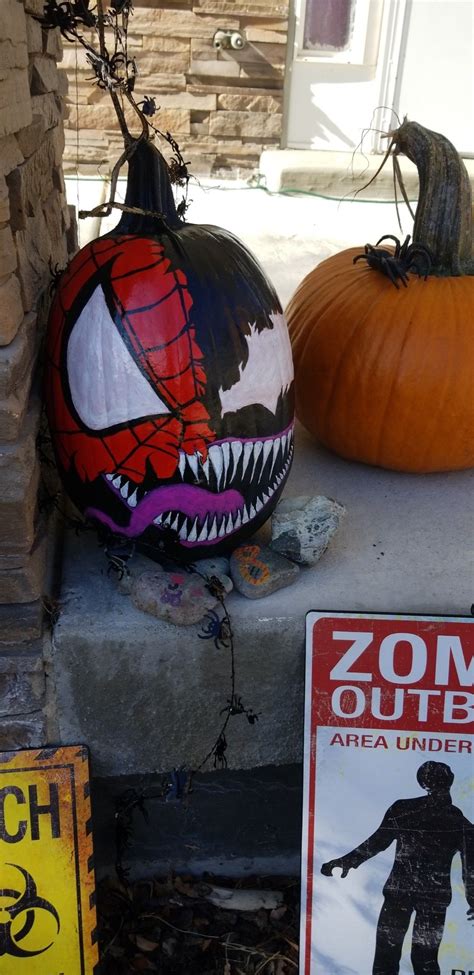 Venom spiderman pumpkin