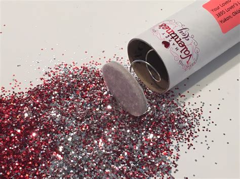 How To Make An Easy Glitter Bomb