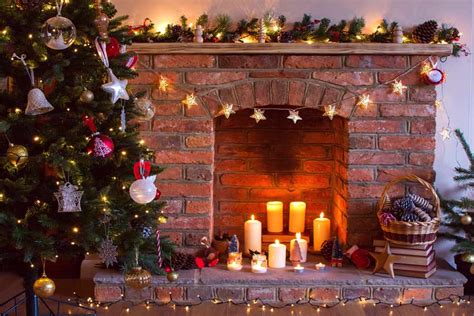 24 Most Beautiful Christmas Fireplace Decorations