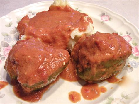 Hungarian Stuffed Peppers Recipe | Delishably