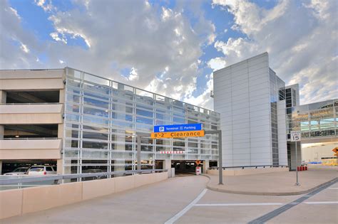 DFW Airport Offers Prepaid Parking Savings Just In Time For Spring ...