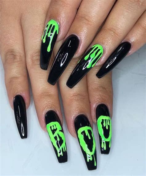 1001 + ideas for awesome and spooky Halloween nails