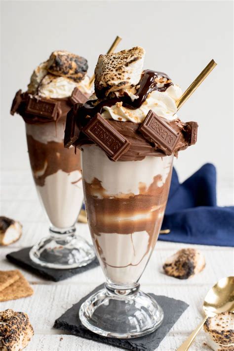 Extreme S'mores Freakshakes Milkshakes Recipe - A Side of Sweet | Receta | Recetas de comida ...