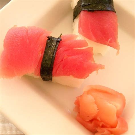 Nigiri Sushi (Tuna)