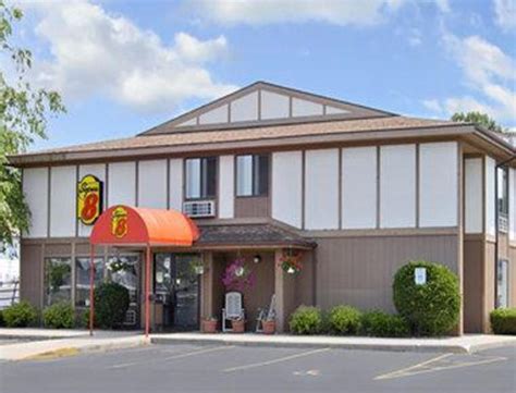 Super 8 By Wyndham Beaver Dam Hotel (Beaver Dam (WI)) - Deals, Photos ...