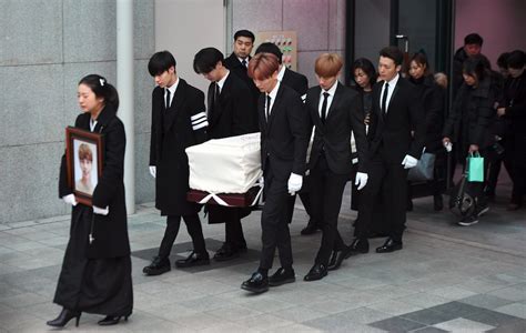 K-pop stars carry Jonghyun's coffin at funeral