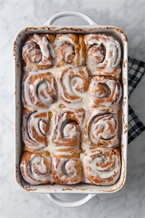 Cinnamon Rolls with Heavy Cream - My Baking Addiction