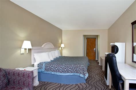 Days Inn by Wyndham Kerrville | Kerrville, TX Hotels