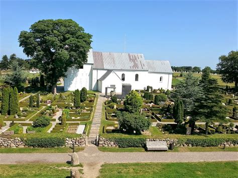 5-five-5: Jelling Mounds, Runic Stones and Church (Jelling - Denmark)