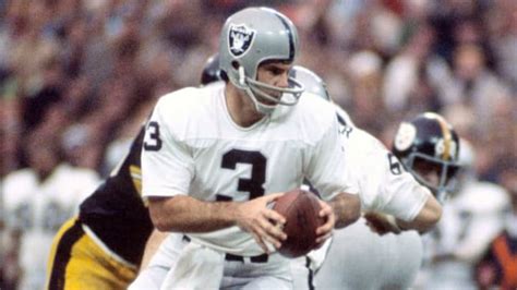 5 Best Quarterbacks in Raiders History