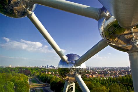 Atomium Inside