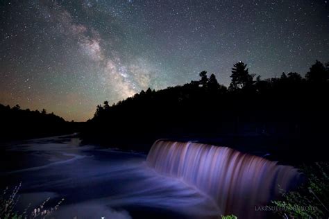 These Jaw-Dropping Photos Of The Great Lakes Night Sky Seem Too Beautiful To Be Real | HuffPost