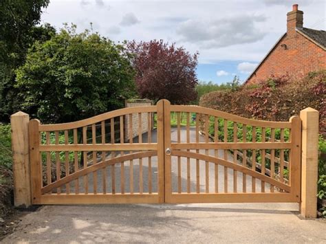 Wooden Driveway Gates in Oxfordshire |Trentwood Fencing