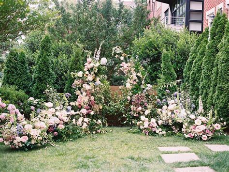 The Best Wedding Flowers Ideas of 2021, Hands Down