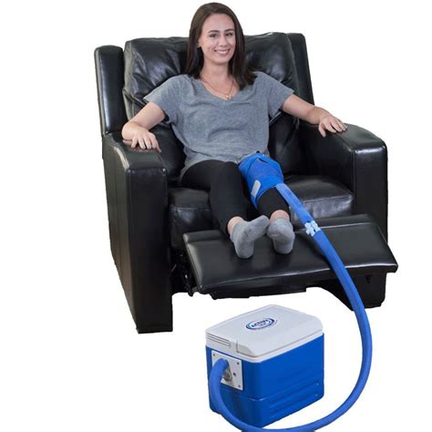 Polar Active Ice 3.0 Knee Cold Therapy System with 9 Quart Cooler