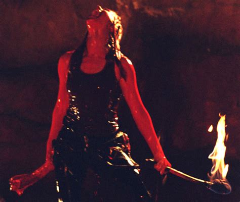 The Descent: A horror movie that broke the Bechdel Test | Geekquality.com