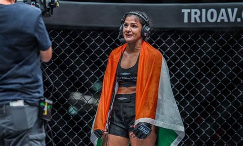 Ritu Phogat to face Stamp Fairtex in MMA Final