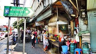 Satay vendor, Ratchathewi, Bangkok | Ratchathewi is a distri… | Flickr