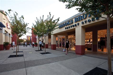 Folsom Premium Outlets, 13000 Folsom Blvd, Folsom, CA - MapQuest