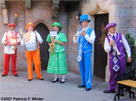 Pearly Band at Disneyland - AllEars.Net