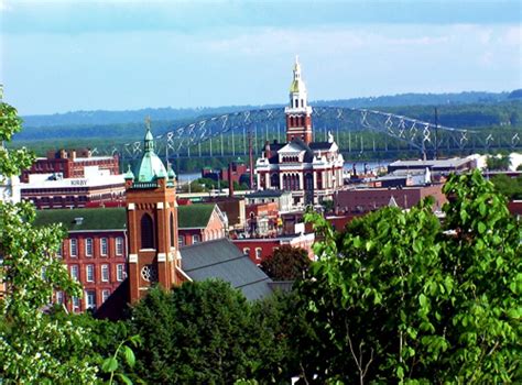 Downtown Dubuque, Iowa (Dubuque, USA) - Travellerspoint Travel Photography