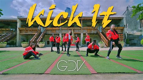 NCT 127 (엔시티 127) - Intro + Kick It (영웅) Dance Cover by GDV - YouTube