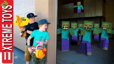 Minecraft Monster Mash! Sneak Attack Squad Glitchy Nerf Battle!