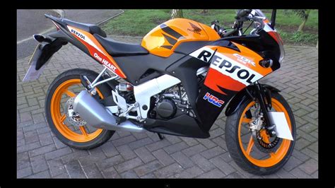 Honda Repsol CBR125R review - YouTube