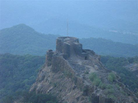 Famous Trekking Spots In Maharashtra: PRATAPGAD FORT