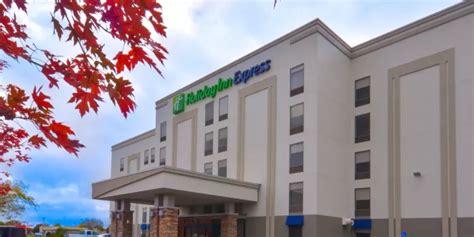 Top 11 Fayetteville Hotels by IHG - December 2024