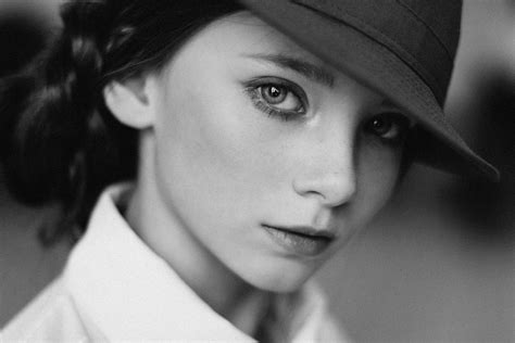2000x1125 Model, Face, Black & White, Woman, Girl wallpaper - Coolwallpapers.me!