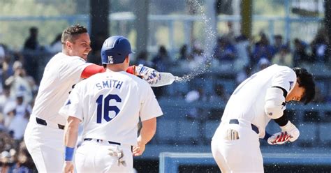 Shohei Ohtani gets winning hit in Dodgers' walk-off victory - Los ...