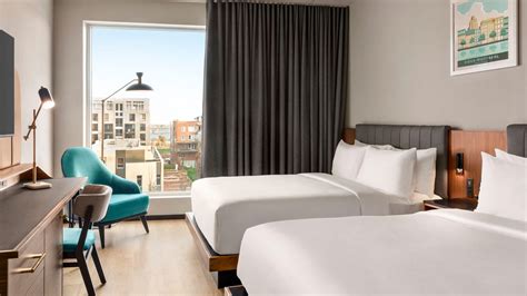 Hotel Rooms & Suites in Old Montreal | Hyatt Centric Montreal